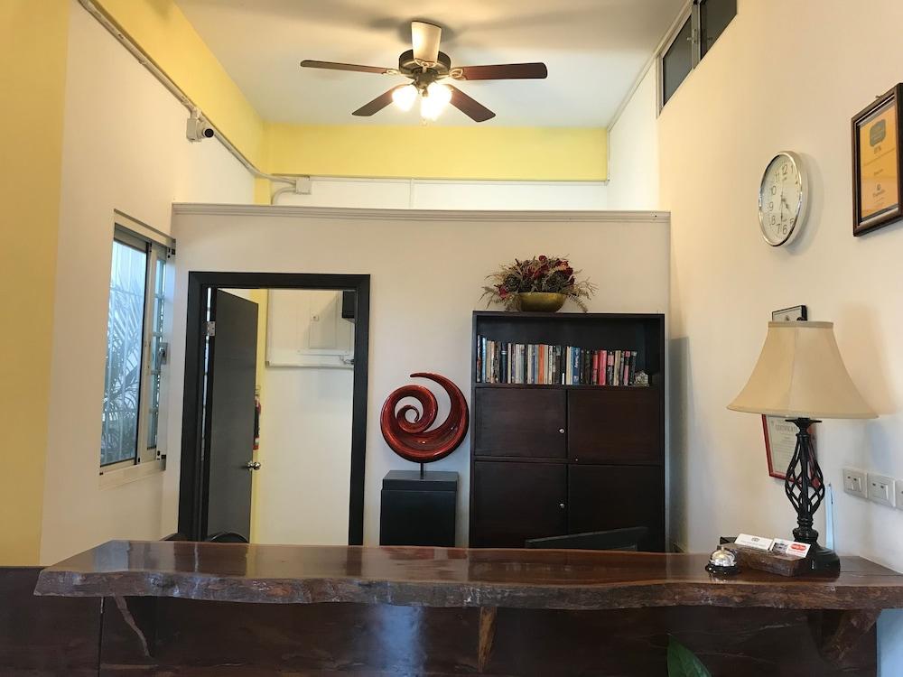 Easy Inn Hotel Belize City Esterno foto