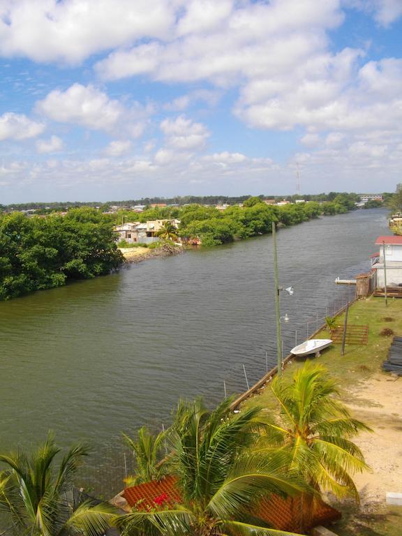 Easy Inn Hotel Belize City Esterno foto