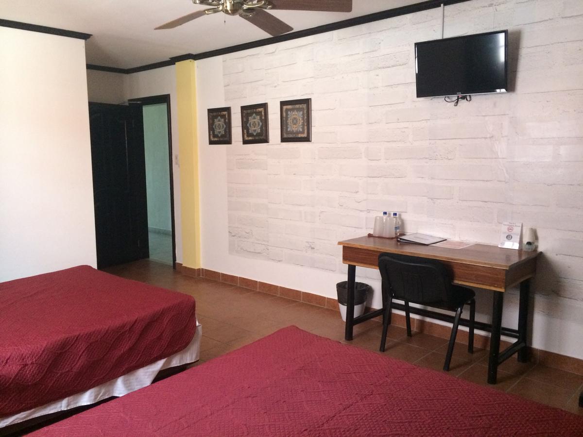 Easy Inn Hotel Belize City Esterno foto