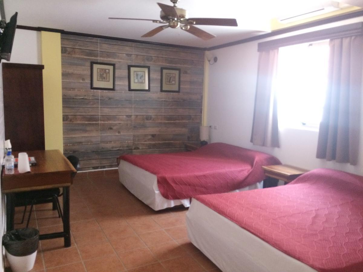 Easy Inn Hotel Belize City Esterno foto